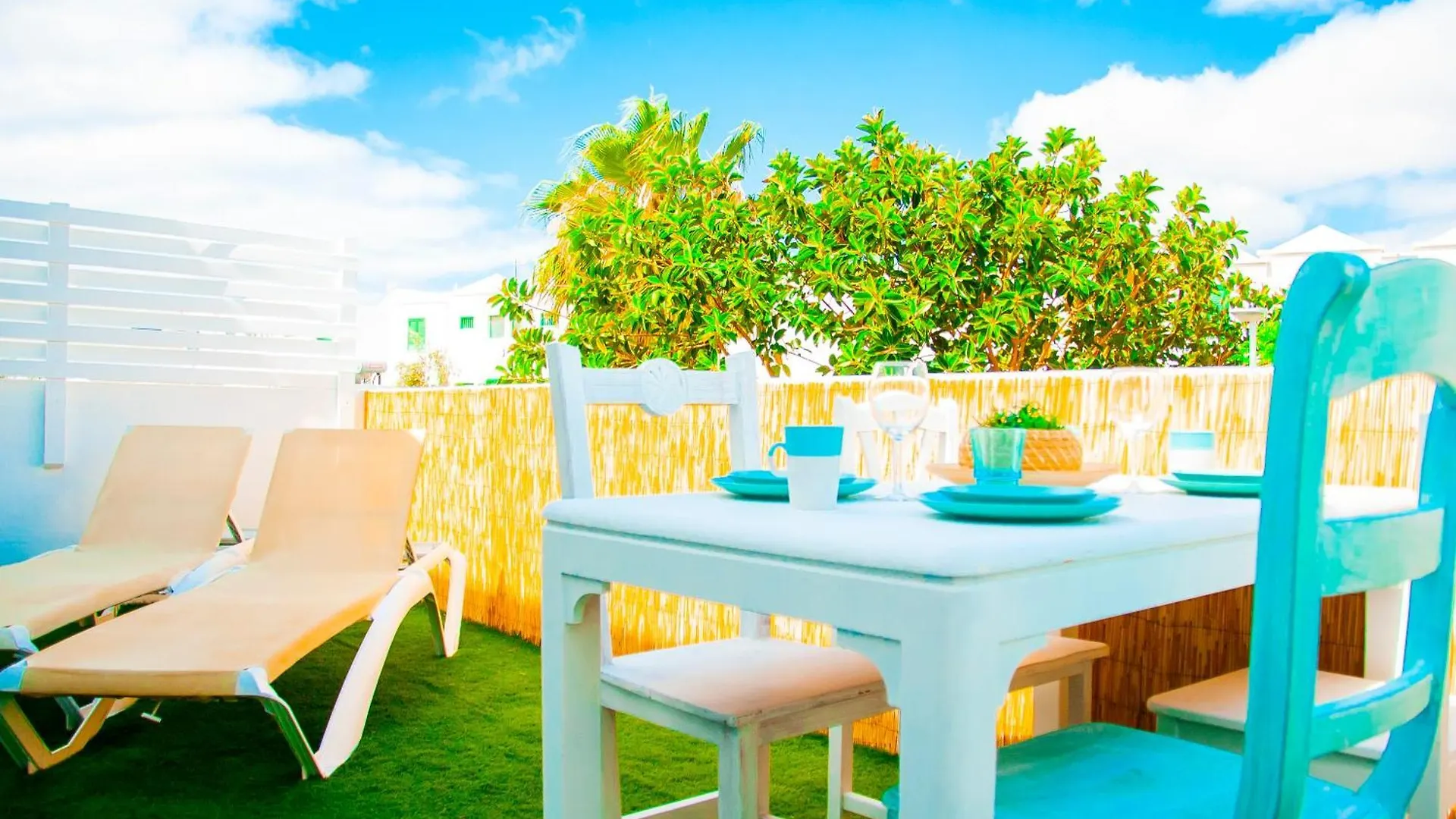 Vibesol Beach Apartament Playa Honda  0*, Playa Honda (Lanzarote) España
